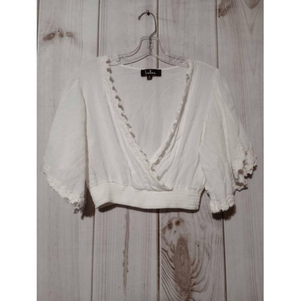 Lulu's Shirt Ladies Extra Small White Crop Top Bell Sleeve Deep VNeck